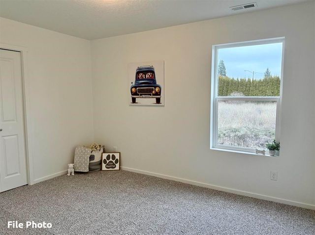 609 S Manifold Ln, Spokane Valley, WA 99016