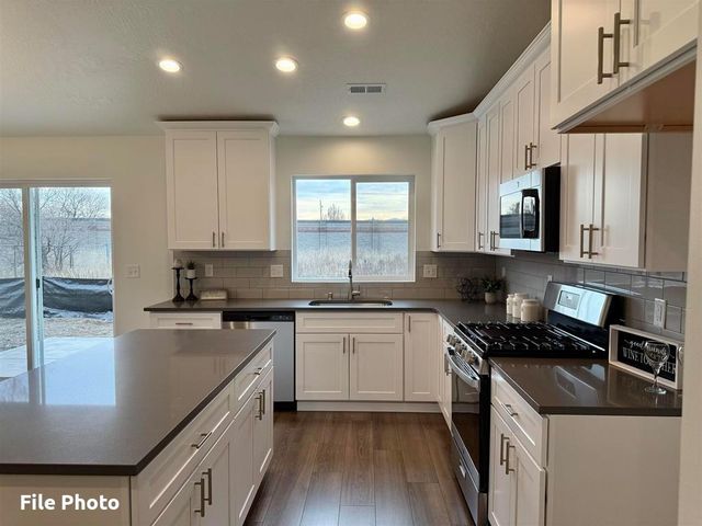 609 S Manifold Ln, Spokane Valley, WA 99016
