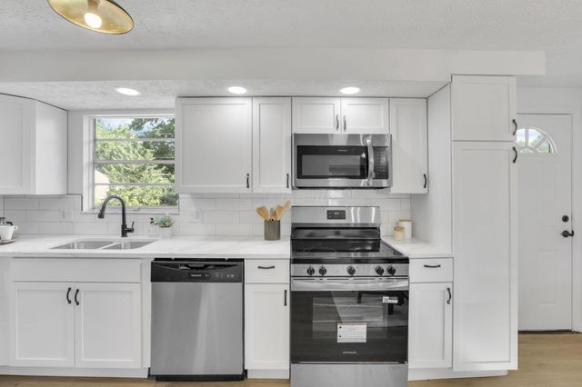 5056 Chipman Drive, Columbus, OH 43232