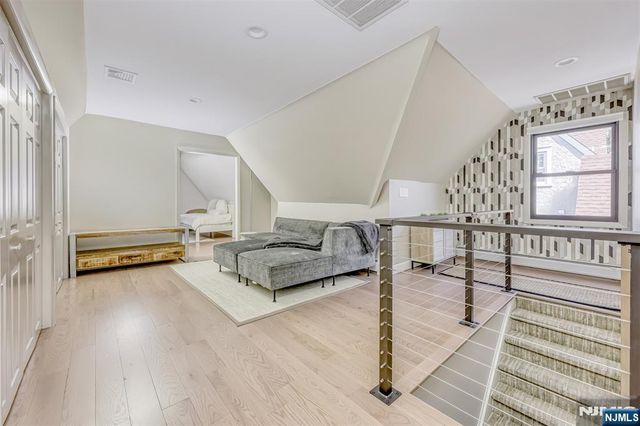 11 Ashton Place, Glen Rock, NJ 07452