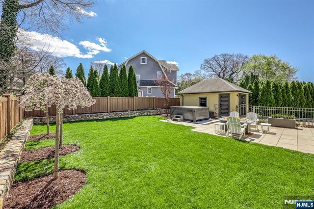 11 Ashton Place, Glen Rock, NJ 07452