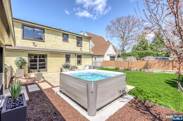 11 Ashton Place, Glen Rock, NJ 07452