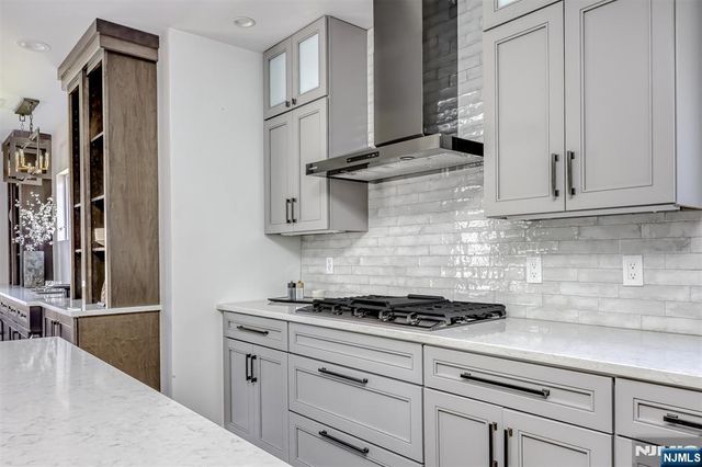 11 Ashton Place, Glen Rock, NJ 07452