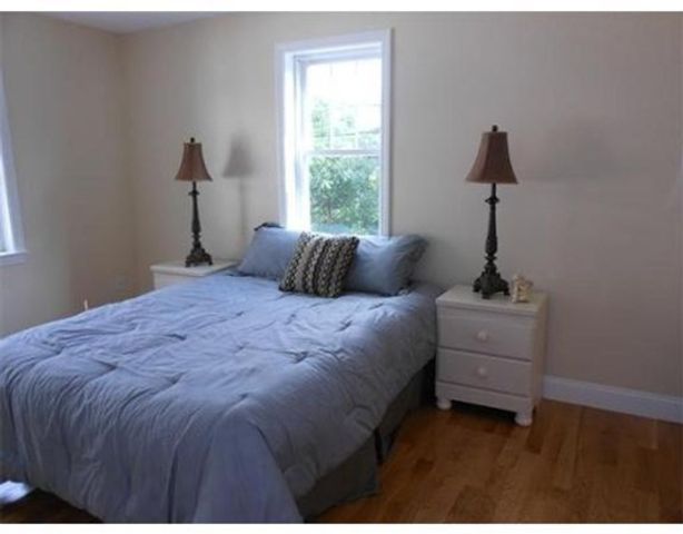 3 Oakley Rd 3, Watertown, MA 02472
