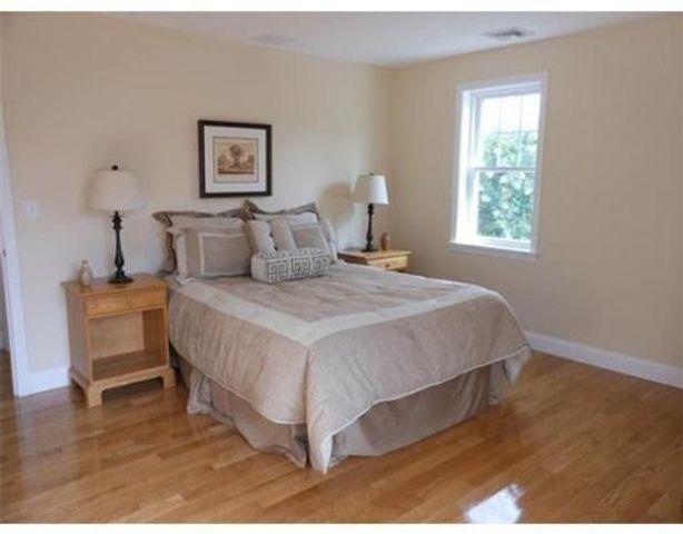 3 Oakley Rd 3, Watertown, MA 02472