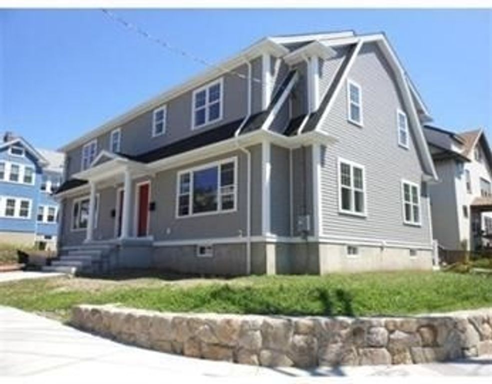 3 Oakley Rd 3, Watertown, MA 02472