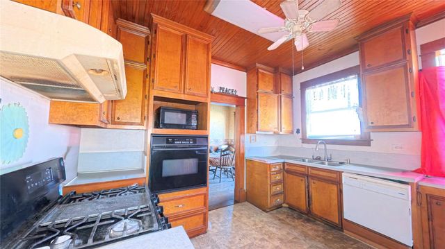 403 Farquhar Street, Navasota, TX 77868