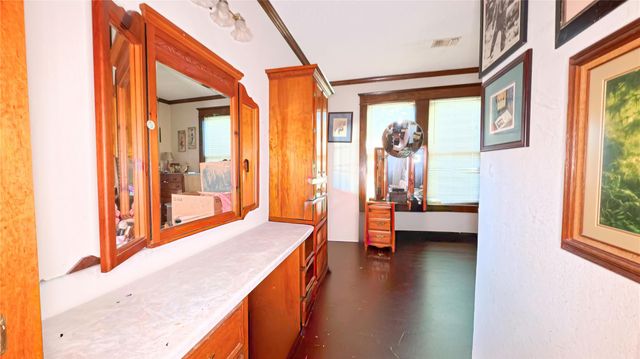 403 Farquhar Street, Navasota, TX 77868