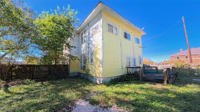 403 Farquhar Street, Navasota, TX 77868