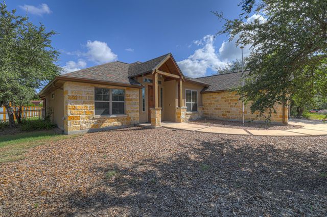 1184 Summit BLF, Canyon Lake, TX 78133