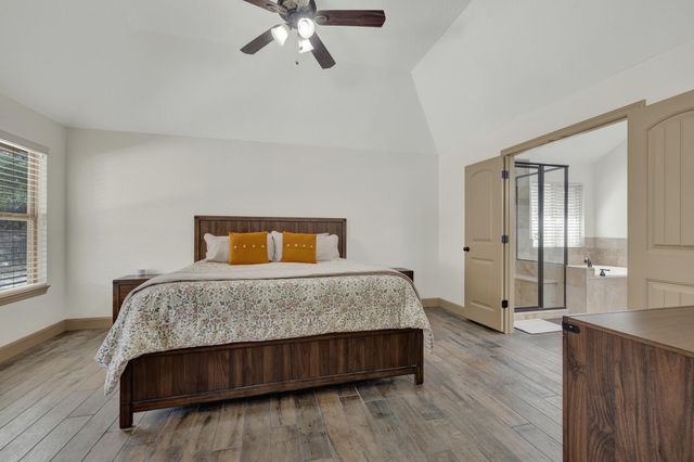 1184 Summit BLF, Canyon Lake, TX 78133