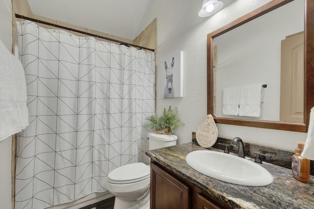 1184 Summit BLF, Canyon Lake, TX 78133