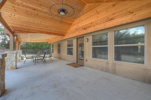 1184 Summit BLF, Canyon Lake, TX 78133