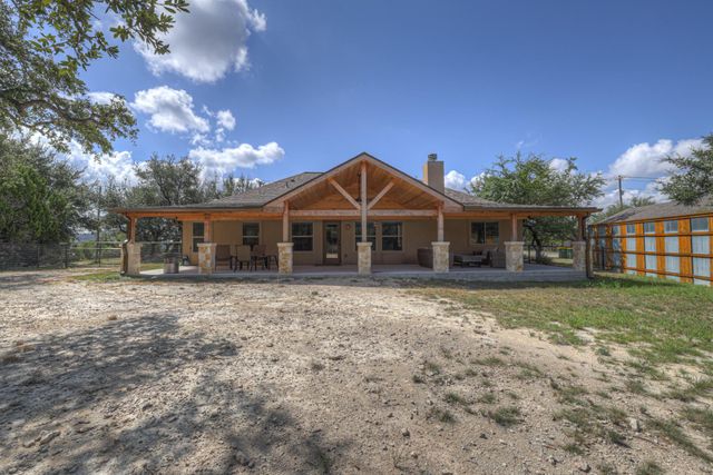 1184 Summit BLF, Canyon Lake, TX 78133