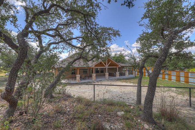 1184 Summit BLF, Canyon Lake, TX 78133