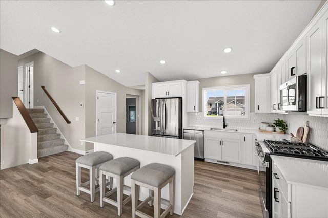 1422 Woods Road NE, Isanti, MN 55040