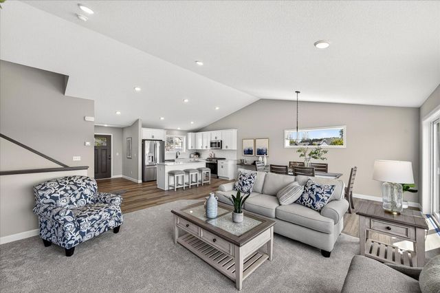 1422 Woods Road NE, Isanti, MN 55040