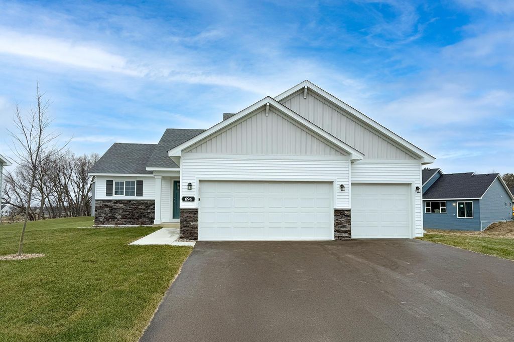1422 Woods Road NE, Isanti, MN 55040