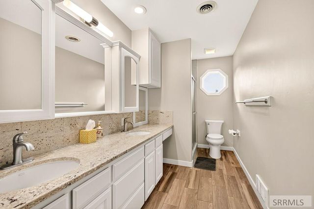 9233 S Ammon Road, Idaho Falls, ID 83406