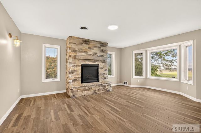 9233 S Ammon Road, Idaho Falls, ID 83406