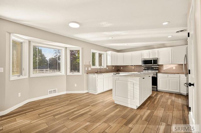 9233 S Ammon Road, Idaho Falls, ID 83406