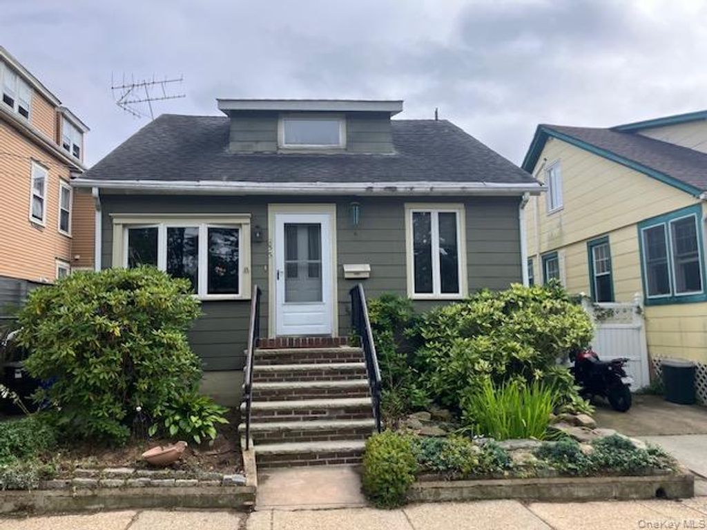 233 8th Avenue, Sea Cliff, NY 11579 — exterior