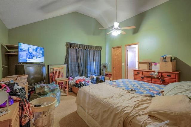 1900 Blackfoot Court, Greenwood, MO 64034