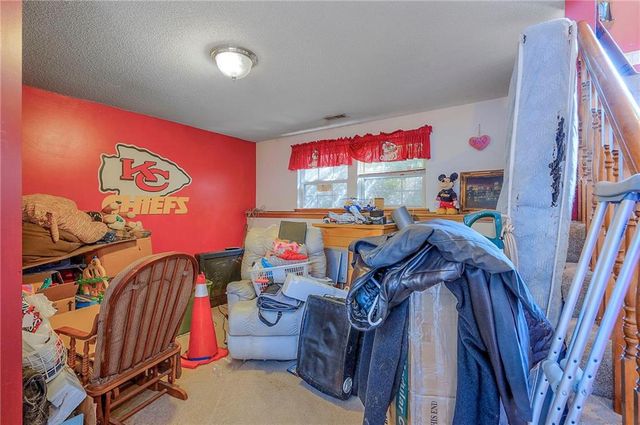 1900 Blackfoot Court, Greenwood, MO 64034