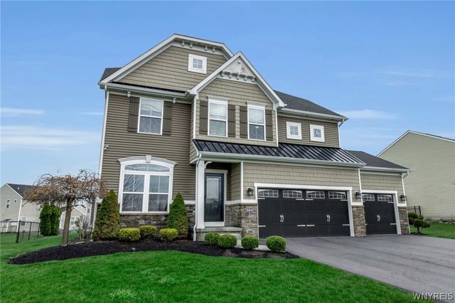 684 Pleasant View Drive, Lancaster, NY 14086