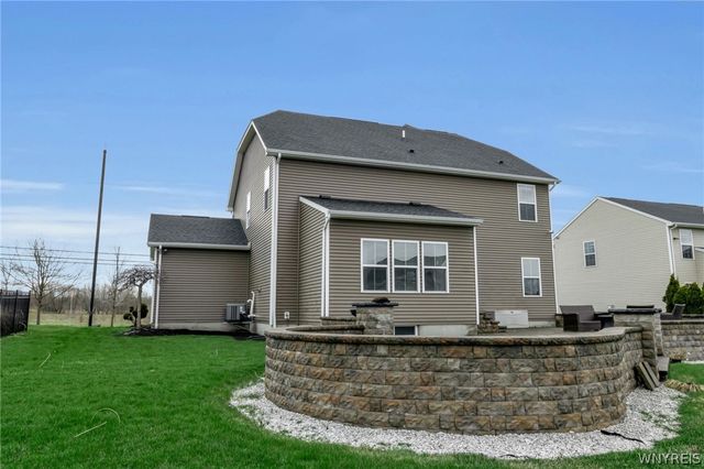 684 Pleasant View Drive, Lancaster, NY 14086