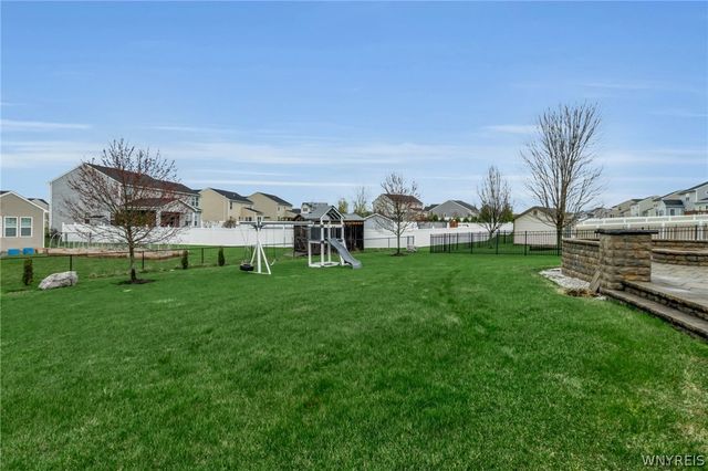 684 Pleasant View Drive, Lancaster, NY 14086
