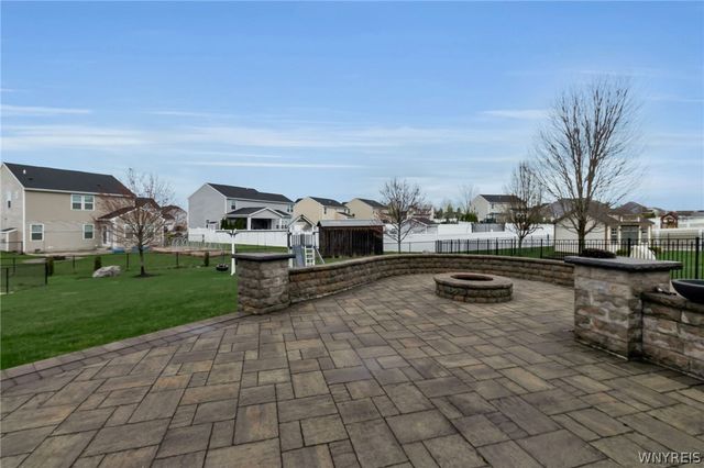 684 Pleasant View Drive, Lancaster, NY 14086