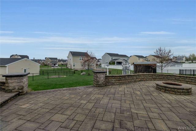 684 Pleasant View Drive, Lancaster, NY 14086