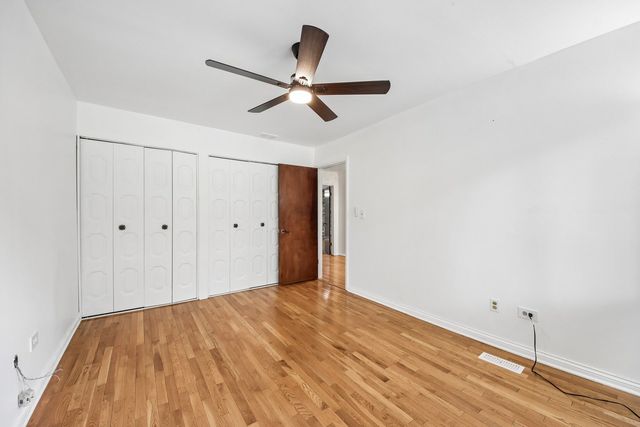 105 W Dover Drive, Mount Prospect, IL 60056