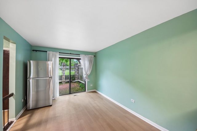105 W Dover Drive, Mount Prospect, IL 60056