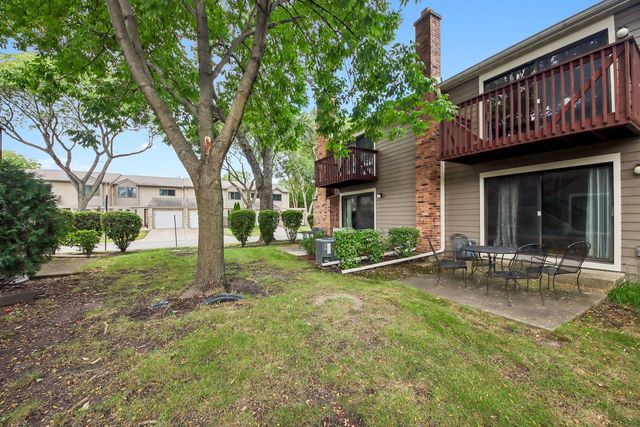 105 W Dover Drive, Mount Prospect, IL 60056