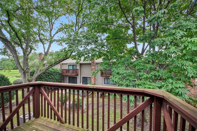 105 W Dover Drive, Mount Prospect, IL 60056