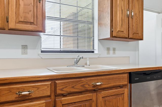 310 White Blossom Circle, Bryant, AR 72022