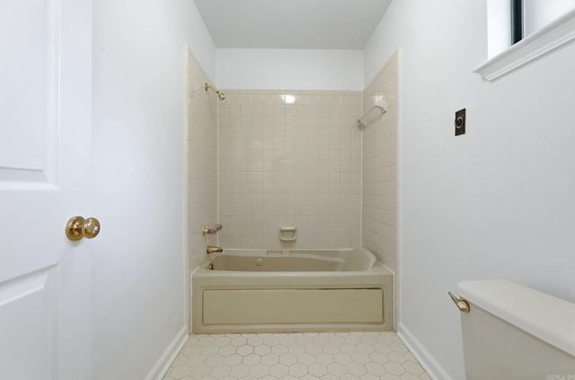310 White Blossom Circle, Bryant, AR 72022