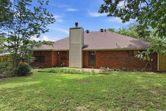 310 White Blossom Circle, Bryant, AR 72022