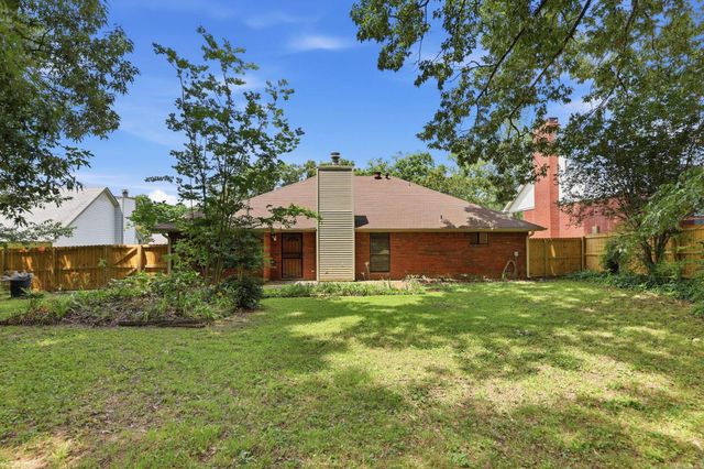 310 White Blossom Circle, Bryant, AR 72022