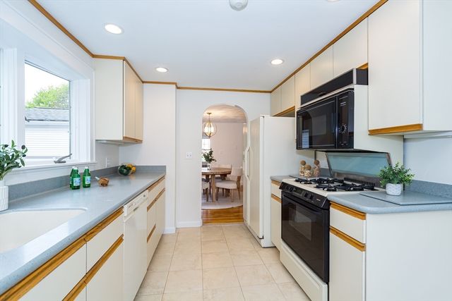 250 Bacon St, Natick, MA 01760