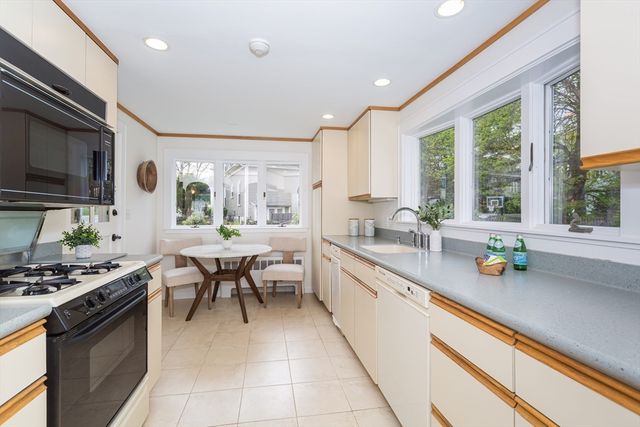 250 Bacon St, Natick, MA 01760