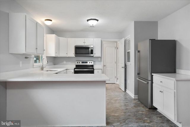 5083 BARLEY DR, Stephens City, VA 22655