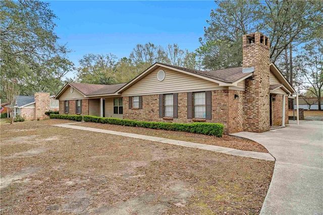 7224 Fir Drive, Saraland, AL 36571