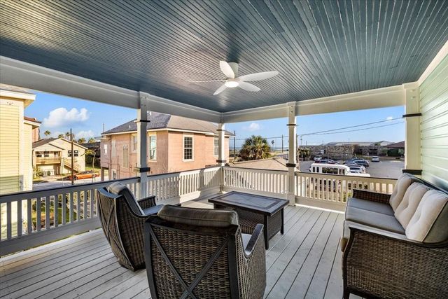 2207 Bernardo De Galvez, Galveston, TX 77550