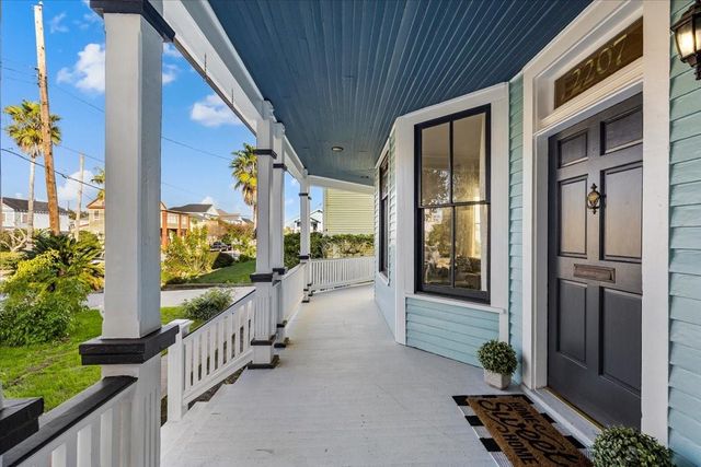 2207 Bernardo De Galvez, Galveston, TX 77550