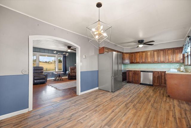 2658 E Laurel Road, London, KY 40741