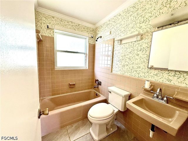 4937 Viceroy CT 1, Cape Coral, FL 33904