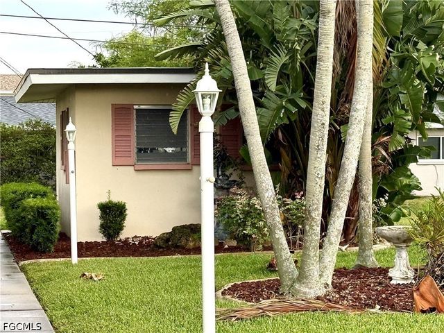 4937 Viceroy CT 1, Cape Coral, FL 33904